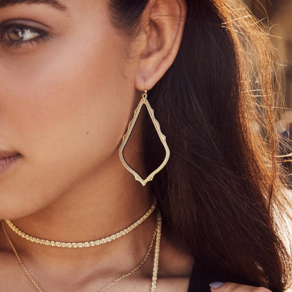 Kendra Scott Sophie Drop Earrings in Gold